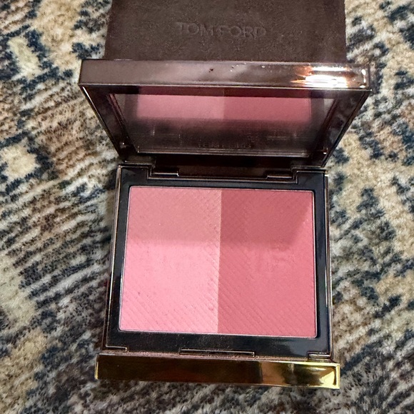 Tom Ford Brown shade and illuminate blush 06 Aflame - Picture 4 of 4